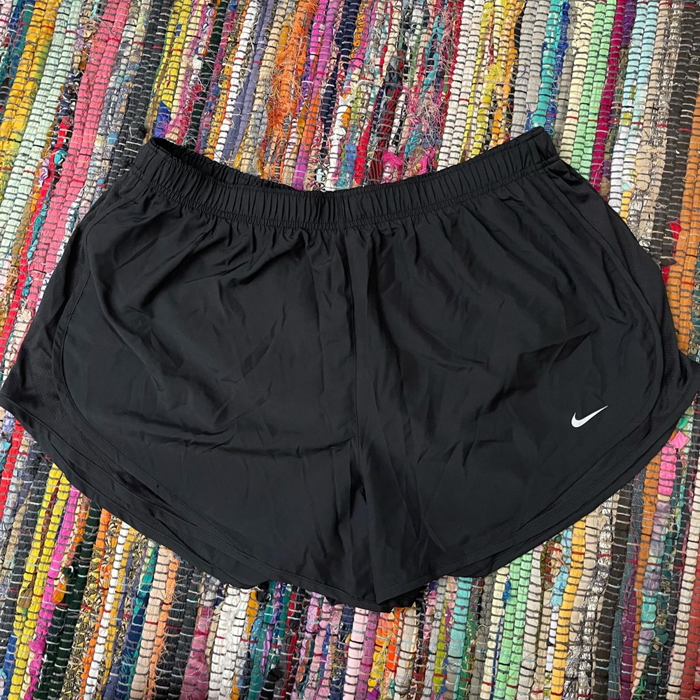 NIKE DRI FIT RUNNING SHORT